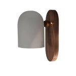 Elegante Wandlampe aus Nussbaum und Eisen mit LED-Beleuchtung