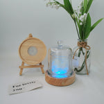 Elegante RGB LED Lampe mit Holzsockel – 8 Farben, Touchsteuerung