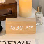 SmartWood – Intelligente Holz-Wanduhr mit Sprachsteuerung