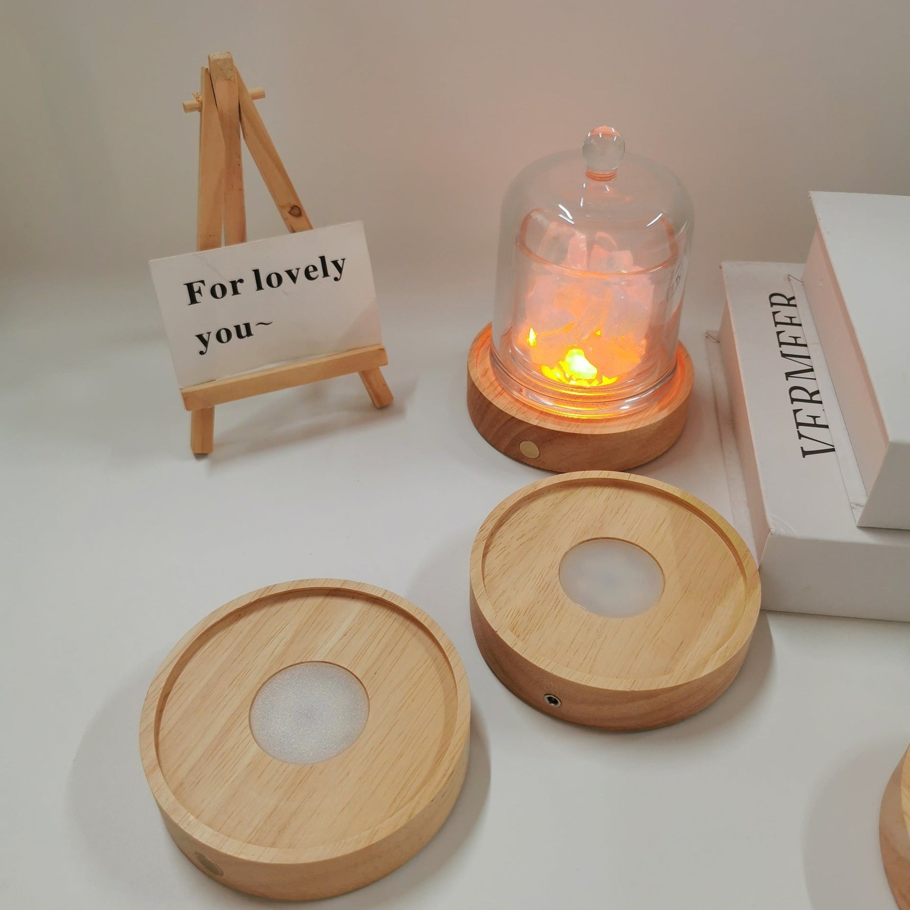 Elegante RGB LED Lampe mit Holzsockel – 8 Farben, Touchsteuerung
