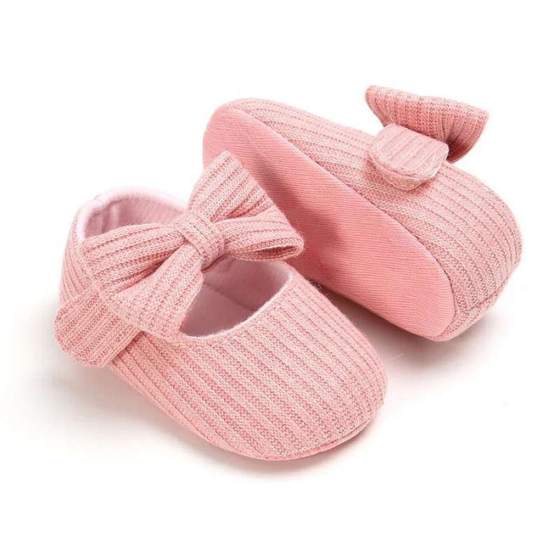 Girls' athletic sneakers