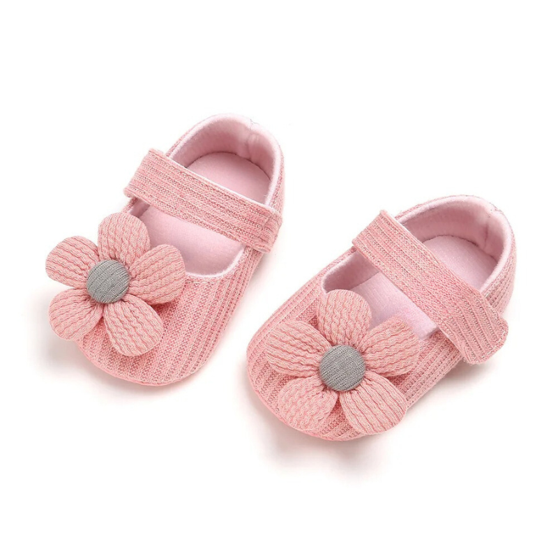 Girls' athletic sneakers