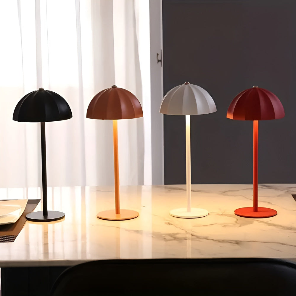 Elegante LED Stehlampe mit Touch-Steuerung und dimmbarer Helligkeit