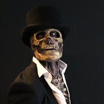 Kreative Halloween Totenkopfmaske mit Gehirn-Design