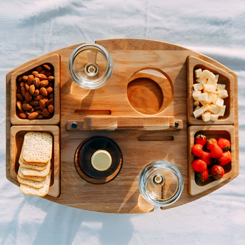 Kompakter Klapptisch für Picknick mit Wein- und Snackfächern