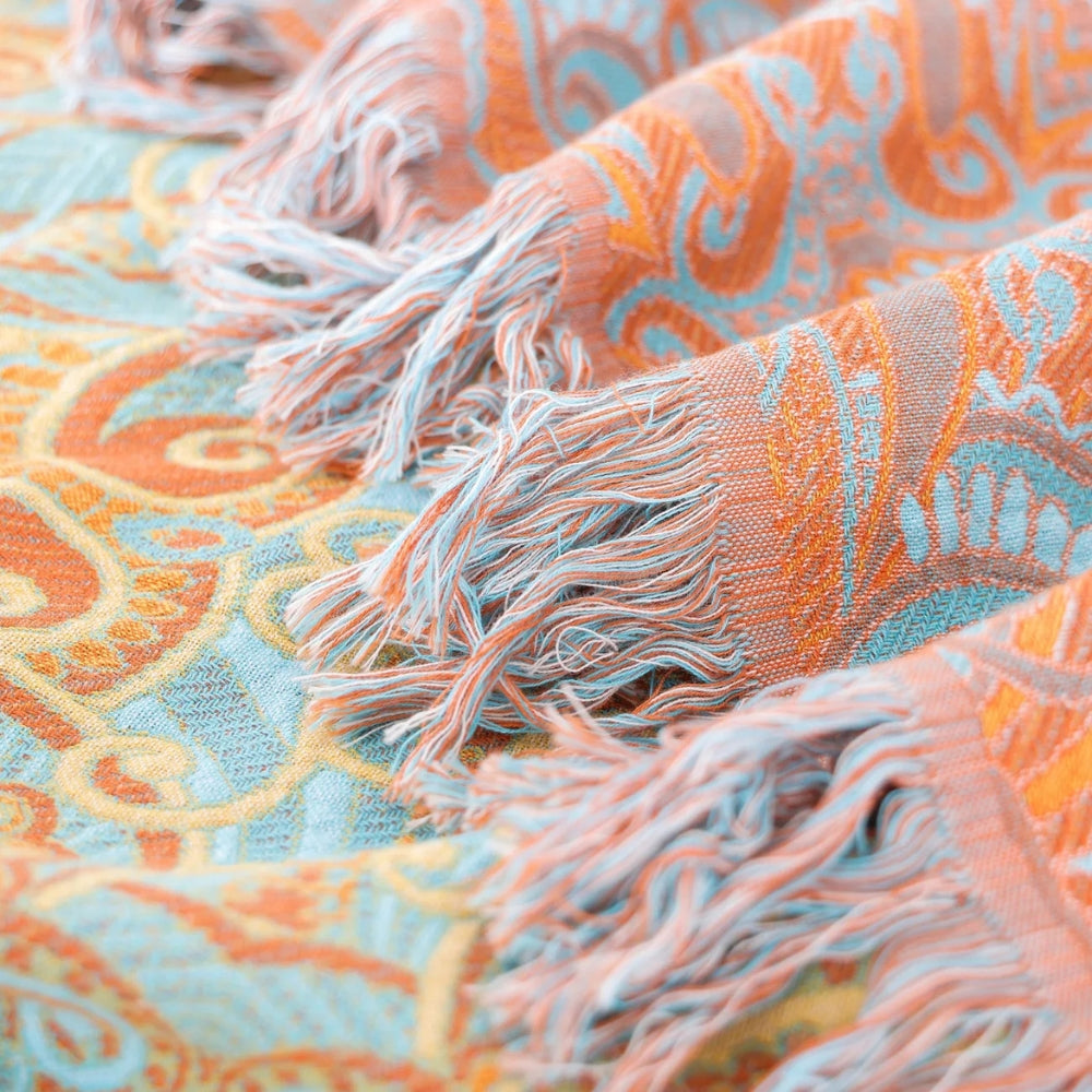 Comfortable, reversible Bohemian-style cotton blanket