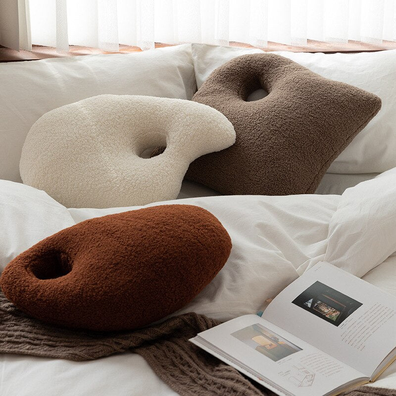Fluffy pebble-effect cushions