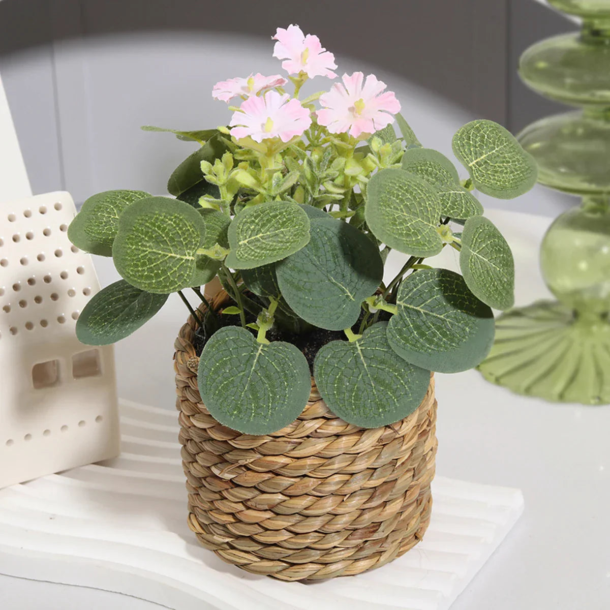 Eukalyptus Traum – Mini Kunstpflanze im geflochtenen Korb | 11 cm