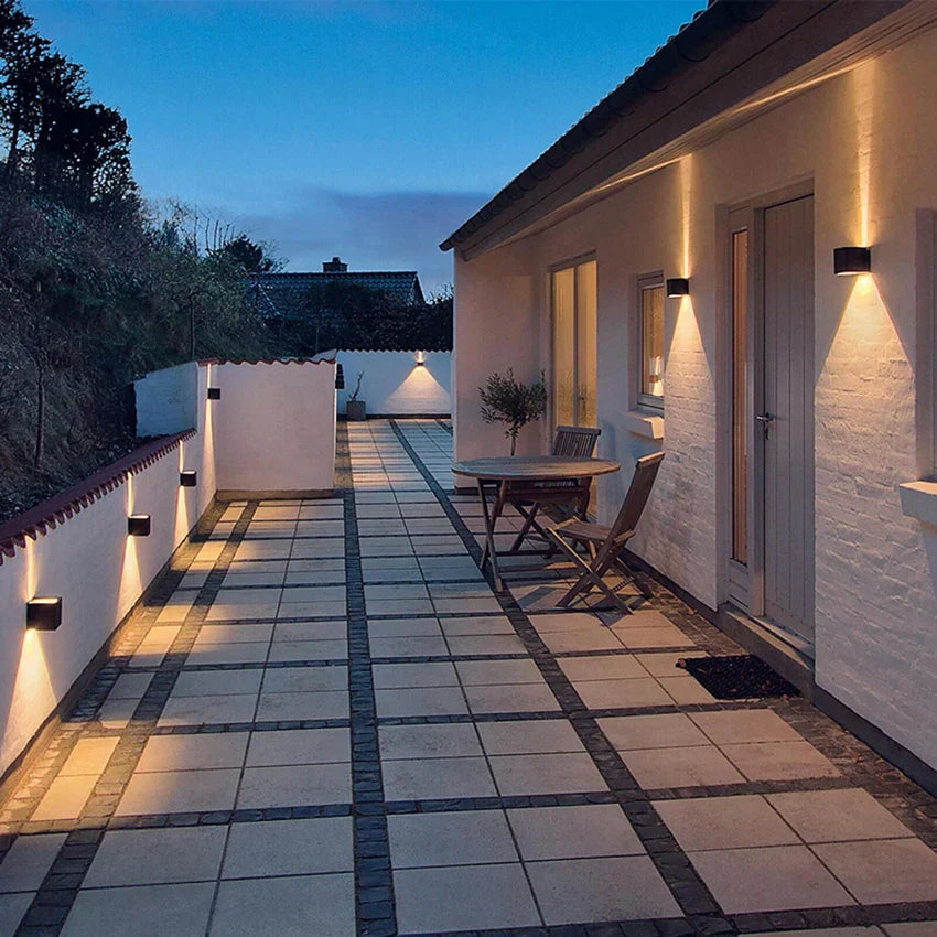 Energy-saving LED Outdoor Wall Light