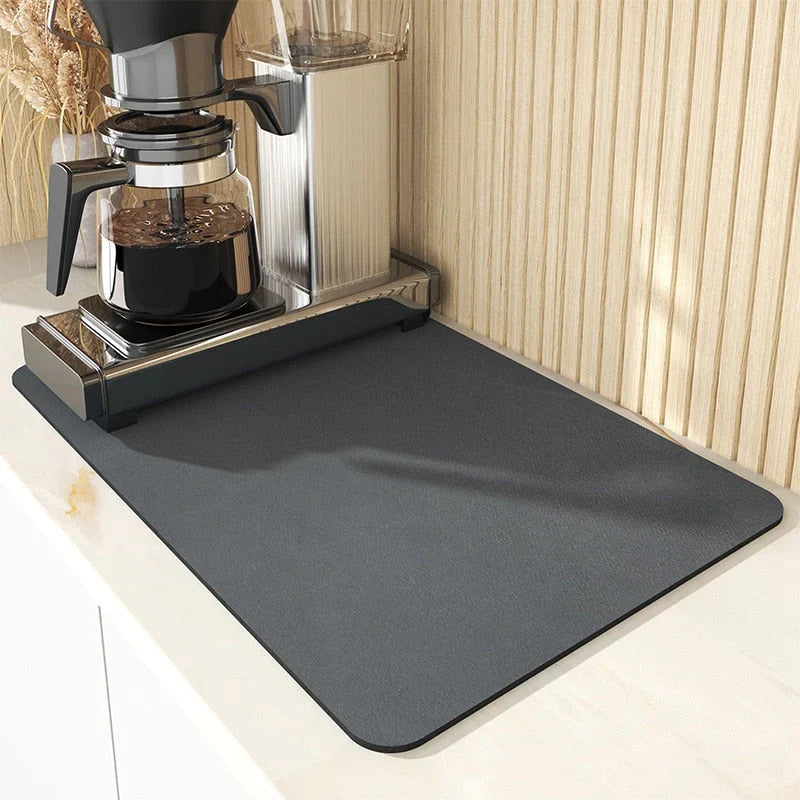 Wasserabsorbierende Tropfmatte – Für trockene Arbeitsflächen