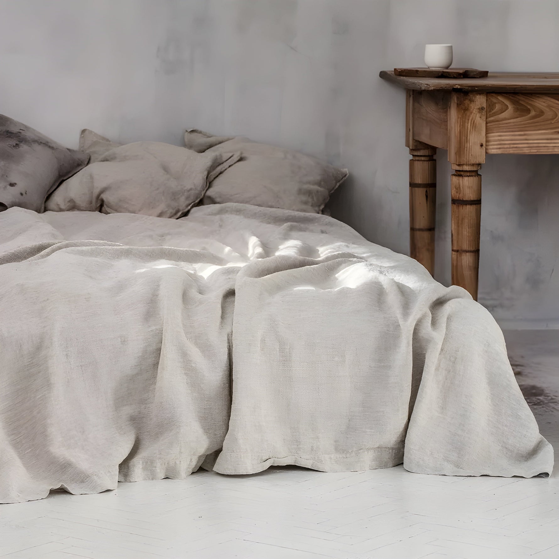 3-Piece 100% Natural Linen Bedding Set - Breathable Bed Sheets with 2 Pillowcases | LeinenLux