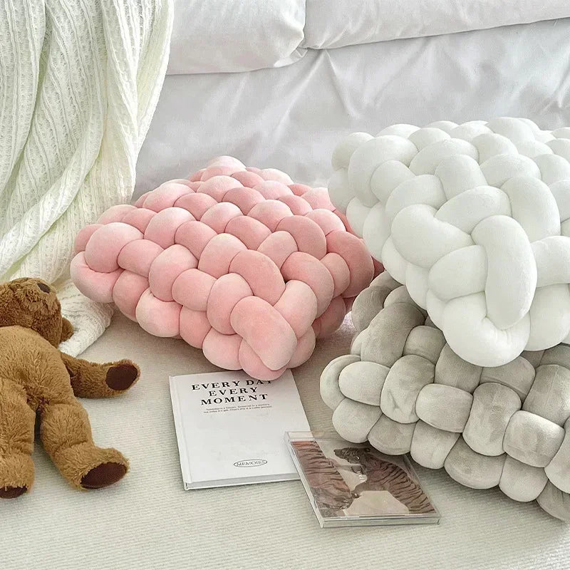 Thick Woven Knot Pillow