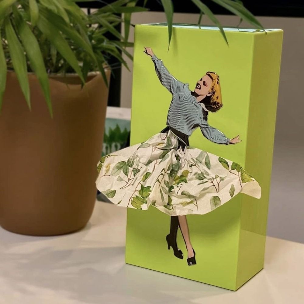 Verspielte Taschentuchbox im Rockdesign