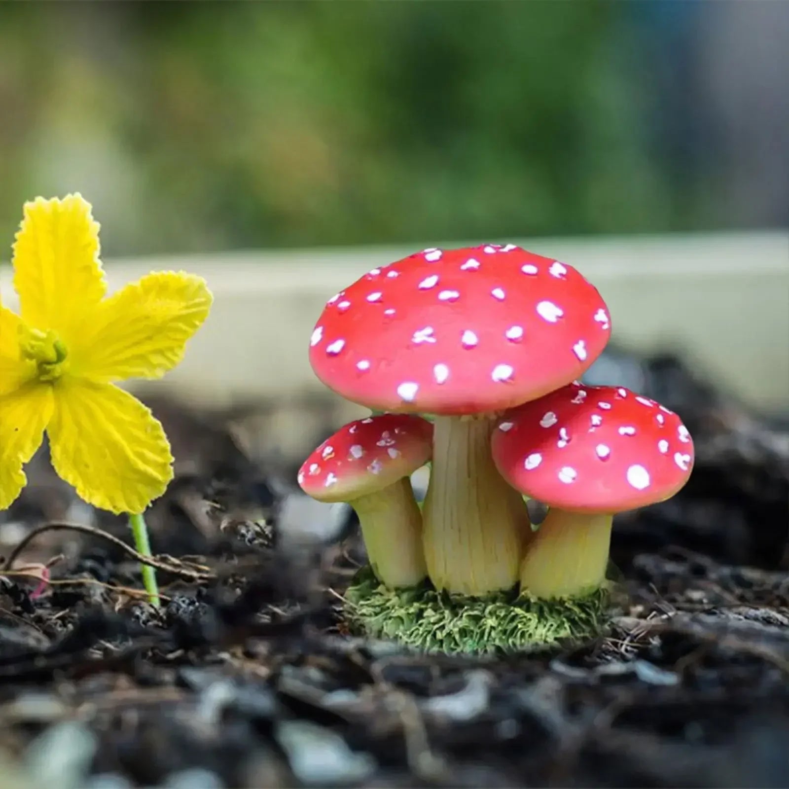 Zauberhafte Mini-Pilzfigur aus Harz für Garten & Dekoration
