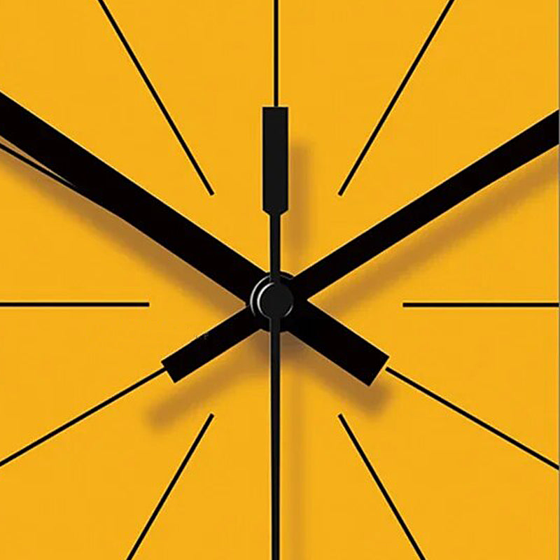 Stilvolle Wanduhr in Orange – Leiser Quartzmechanismus mit Großziffern