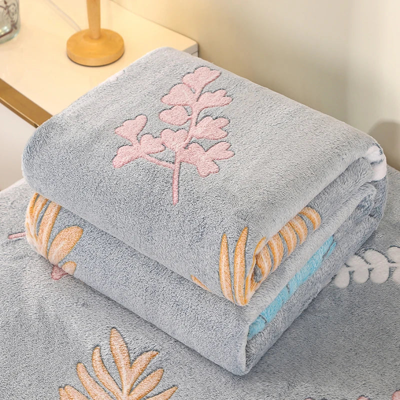 Blütenzauber Kuscheldecke | Weiche Decke für Zuhause & Reisen