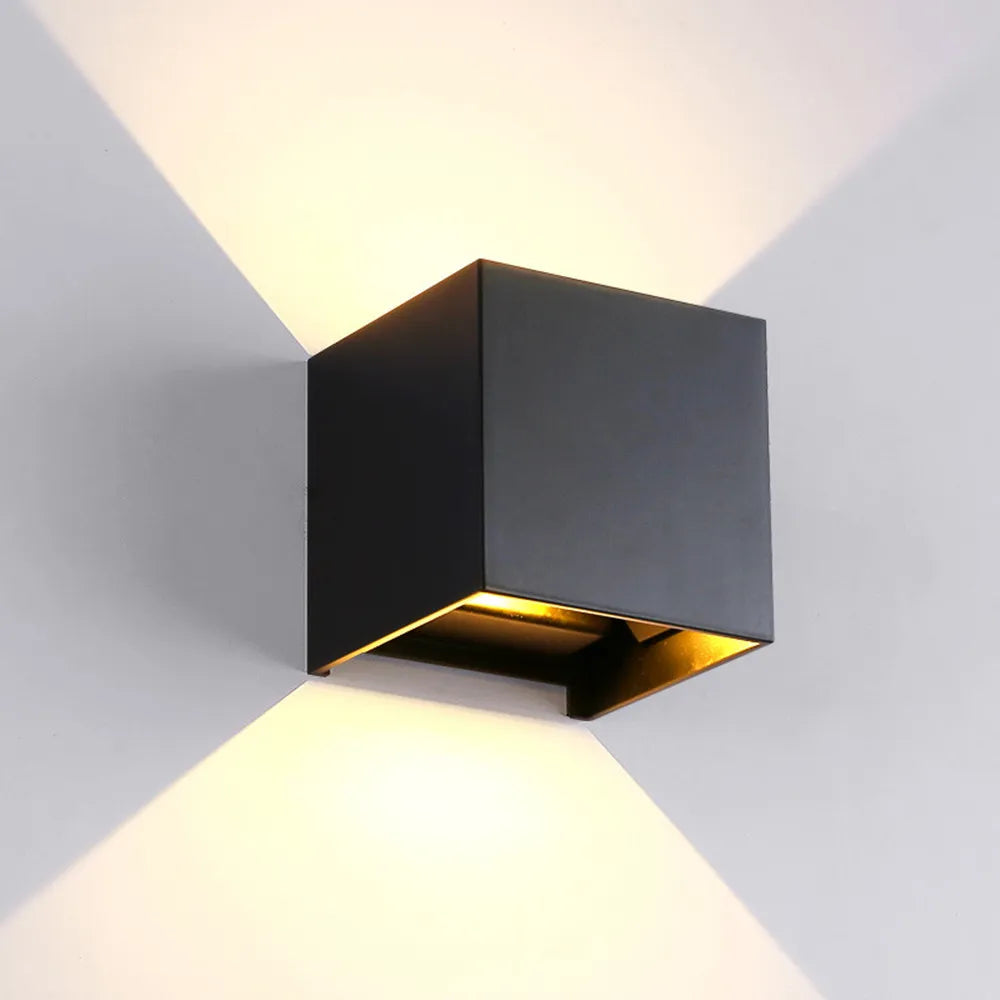 Energy-saving LED Outdoor Wall Light