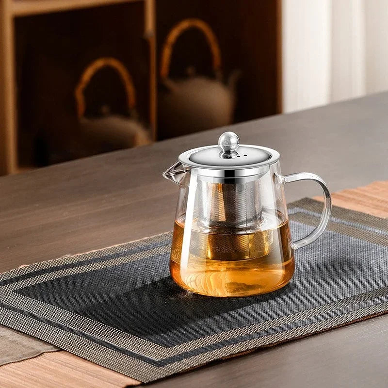 Elegante Teekanne aus hitzebeständigem Glas mit Edelstahlfilter