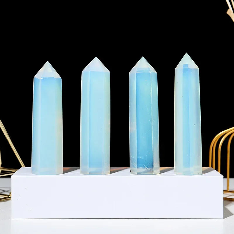 Kristallklarer Obelisk aus Naturquarz | Spirituelle Energie für dein Zuhause