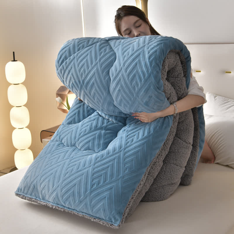 Gemütliche Winterdecke aus Sherpa mit integriertem Quiltkern