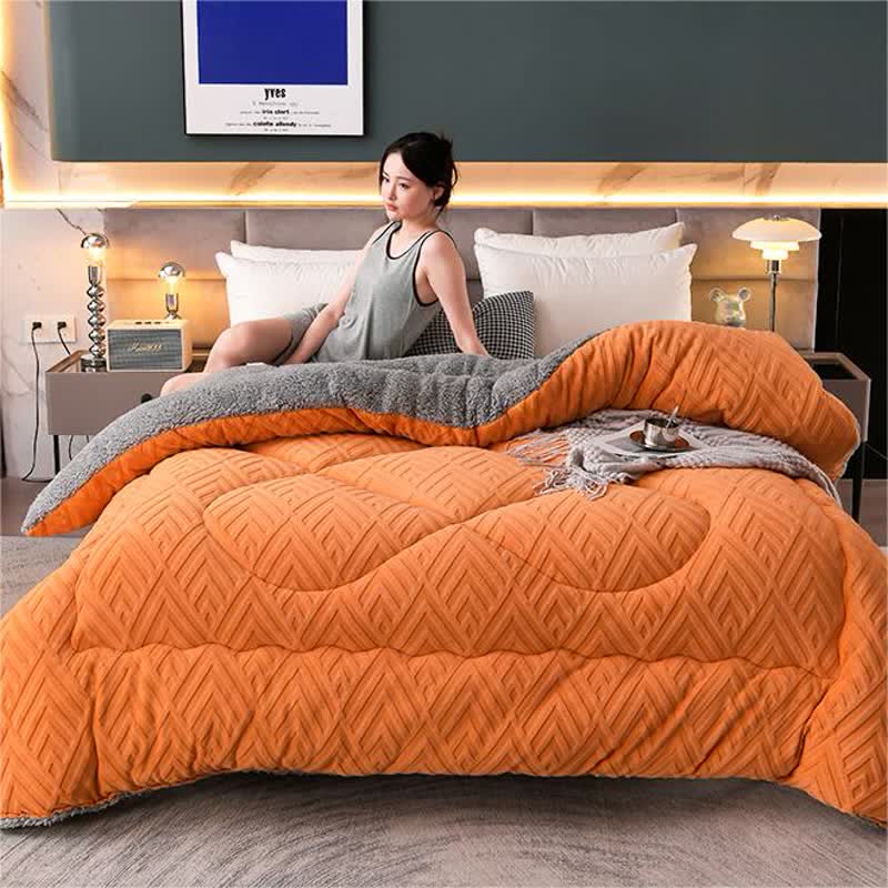 Gemütliche Winterdecke aus Sherpa mit integriertem Quiltkern