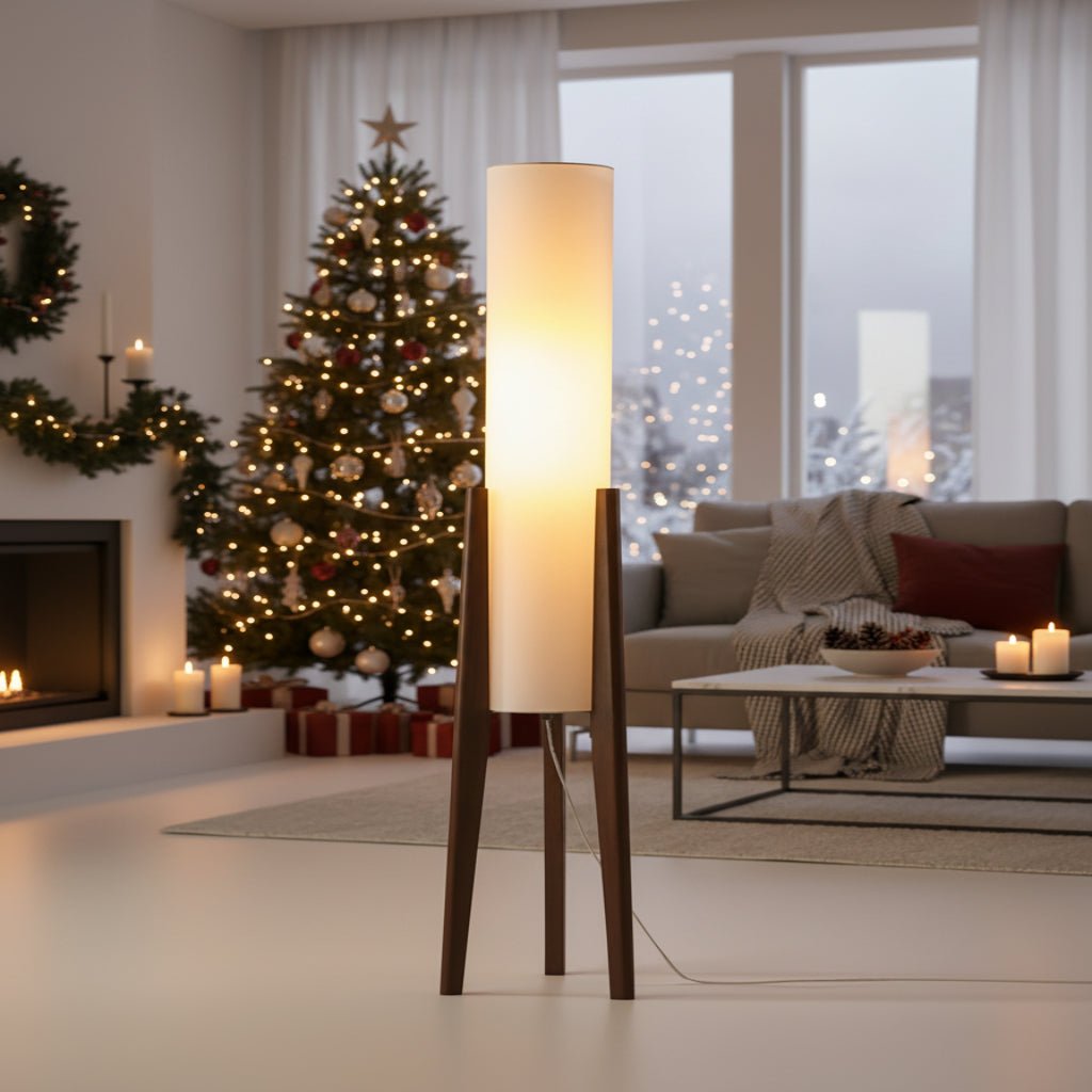 Elegante Stehlampe mit Walnussfuß und dimmbaren LEDs