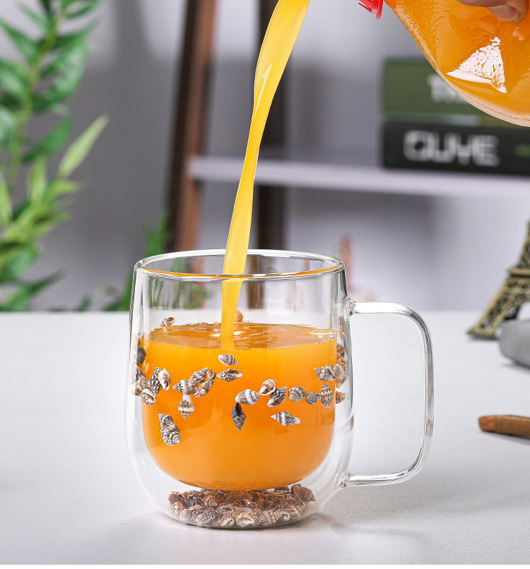Eleganter Isolierglasbecher mit Trockenblumen-Dekor