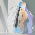 Flower-shaped acrylic mirror with prism effect