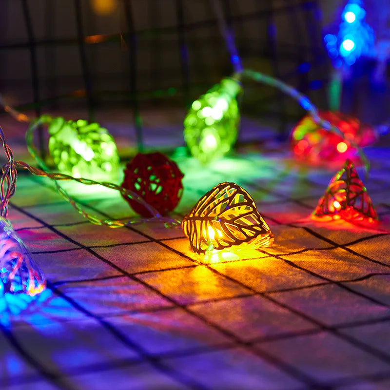 LichtTraum LED-Girlande | 10 oder 20 LEDs | Warmweiß oder Bunt | Blattdesign | Batterie betrieben & wasserfest | Perfekt für Feiern und Dekoration