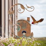 Zierliche Vogelhaus Gartenstecker – Rustikaler Charme