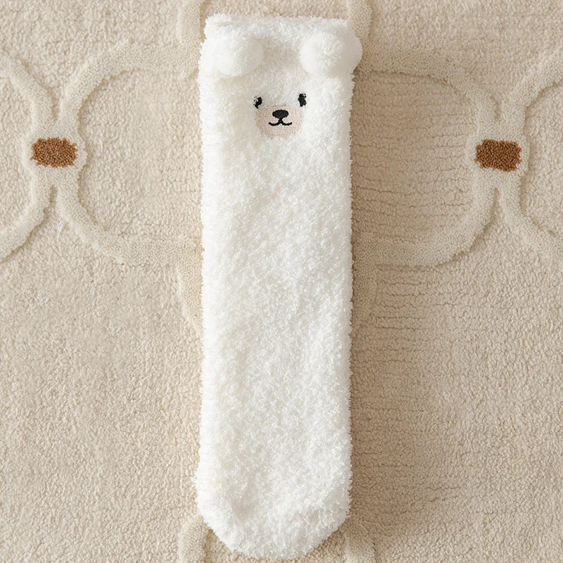 Wärmeschmeichler Damen Kuschelsocken | Flauschig & Gemütlich | 3D Bärenmuster