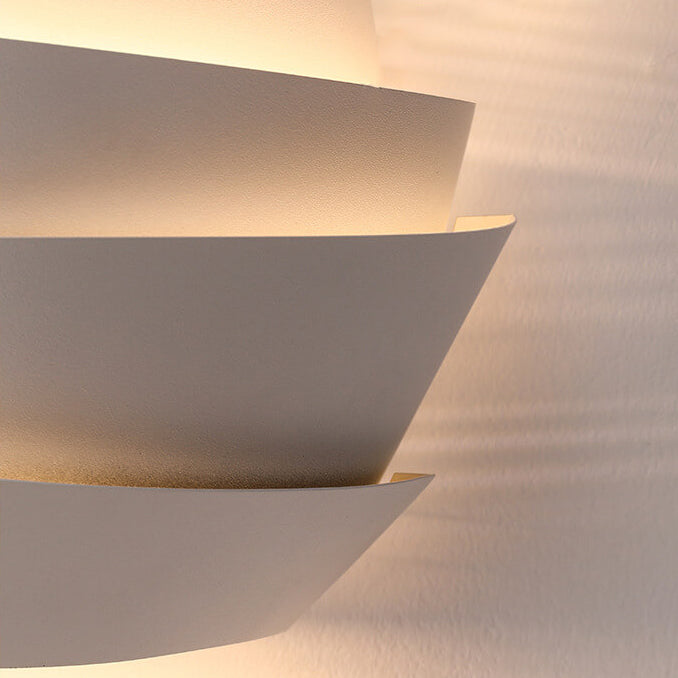 Skandinavische Wandleuchte mit Doppeltlicht - NordGlow