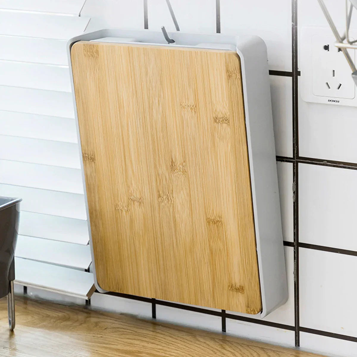 Practical Cutting Board Solution with Storage – Elegance for Your Kitchen