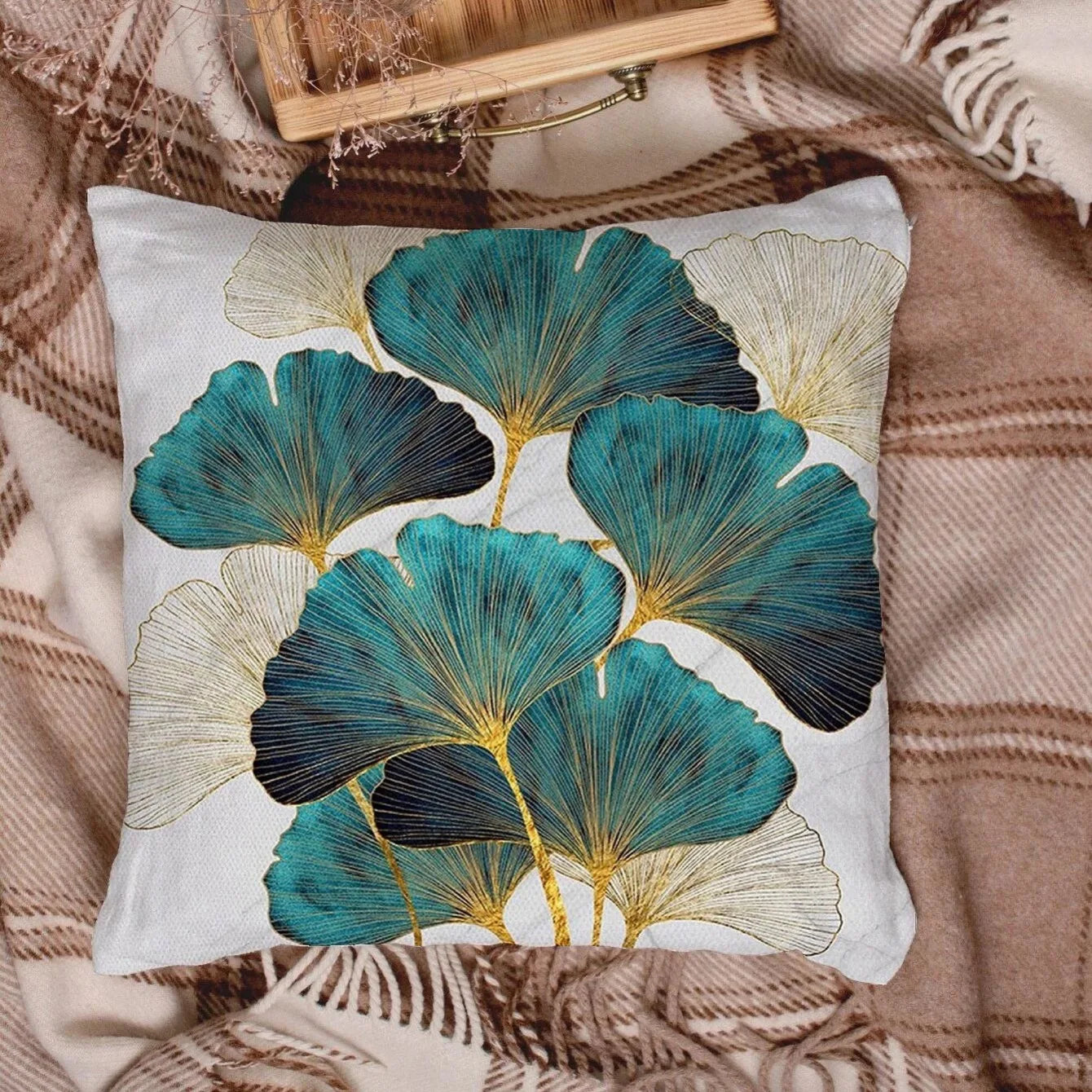 Naturlicher Charme | Kuscheliger Kissenbezug mit Pflanzenmotiv | 45×45 cm