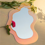 Flower-shaped acrylic mirror with prism effect