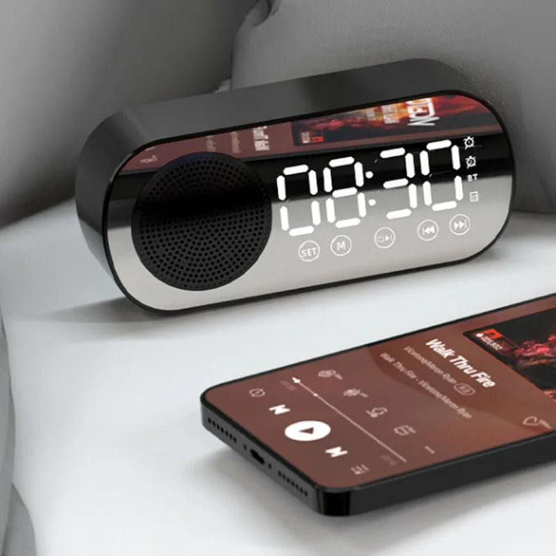 Smartes LED-Spiegelwecker mit Bluetooth-Lautsprecher & FM-Radio