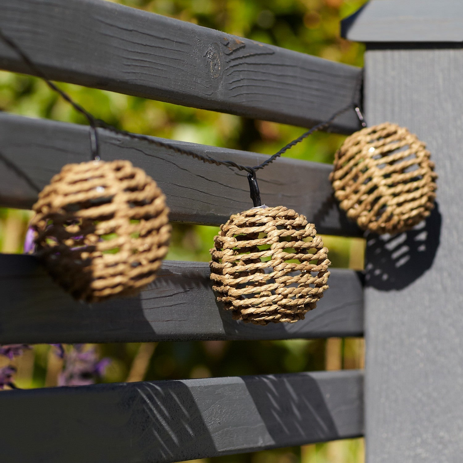 Sonnenlicht Rattan-Lichterkette - 10 Ballbeleuchtungen mit 8 Effekten, 2,25 m Warmweiß für den Außenbereich