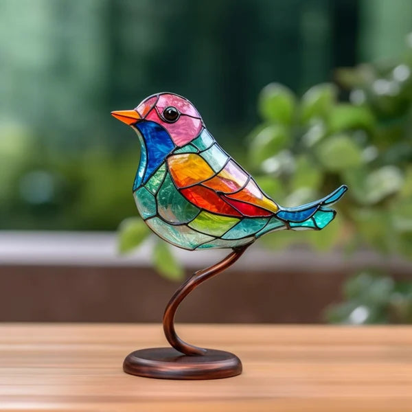 Wunderschöne Vögel aus Glas auf einem Ast – Tischdekoration