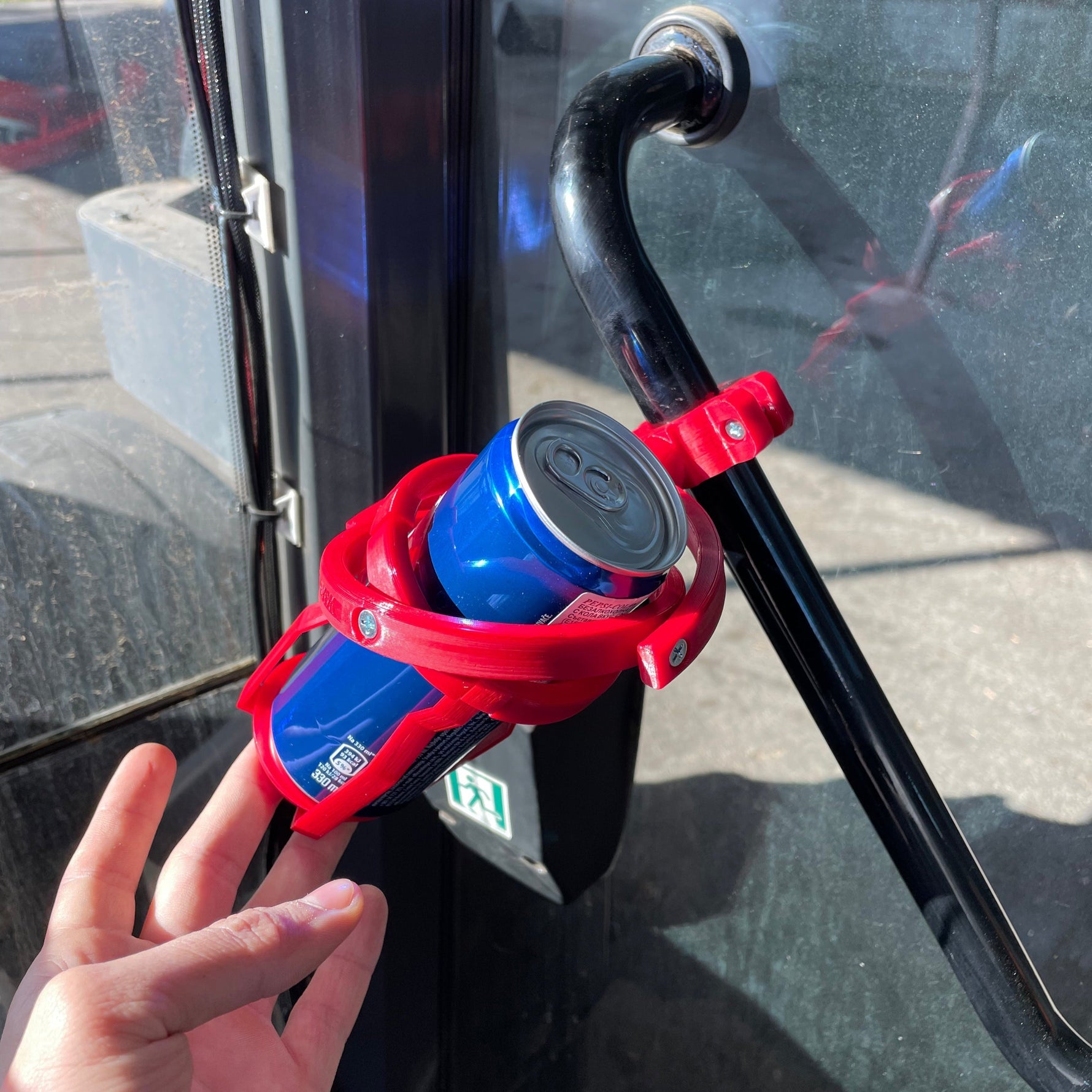 Secure Drink Holder for Uneven Roads – Your Companion for Every Journey!