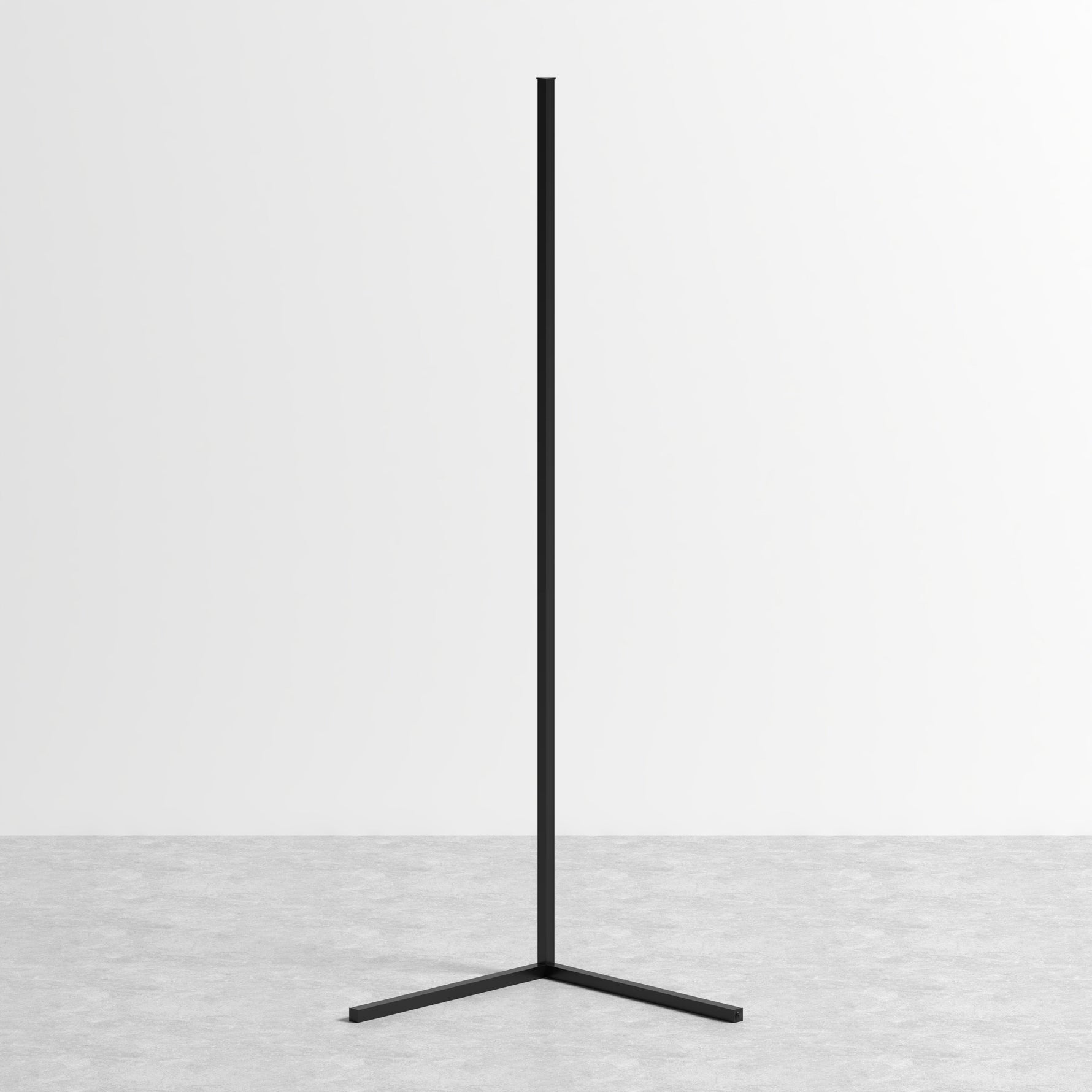 Elegante Eck-Stehlampe für stilvolle Beleuchtung