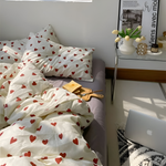 Gemütliches Bettwäsche-Set mit Herzmotiv
