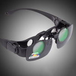 High-performance binoculars with 8x magnification and clip
