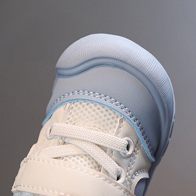Barefoot-style shoes for babies