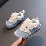 Barefoot-style shoes for babies