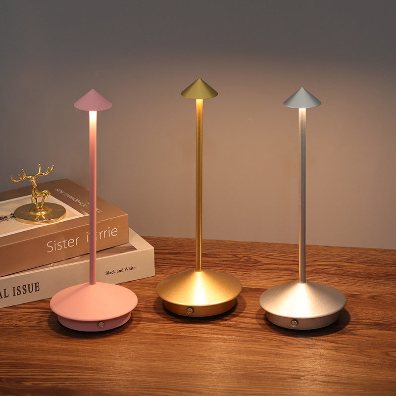 Elegante Tischlampe | Kabellose Freiheit | Touch-Dimmer, USB-Ladefunktion