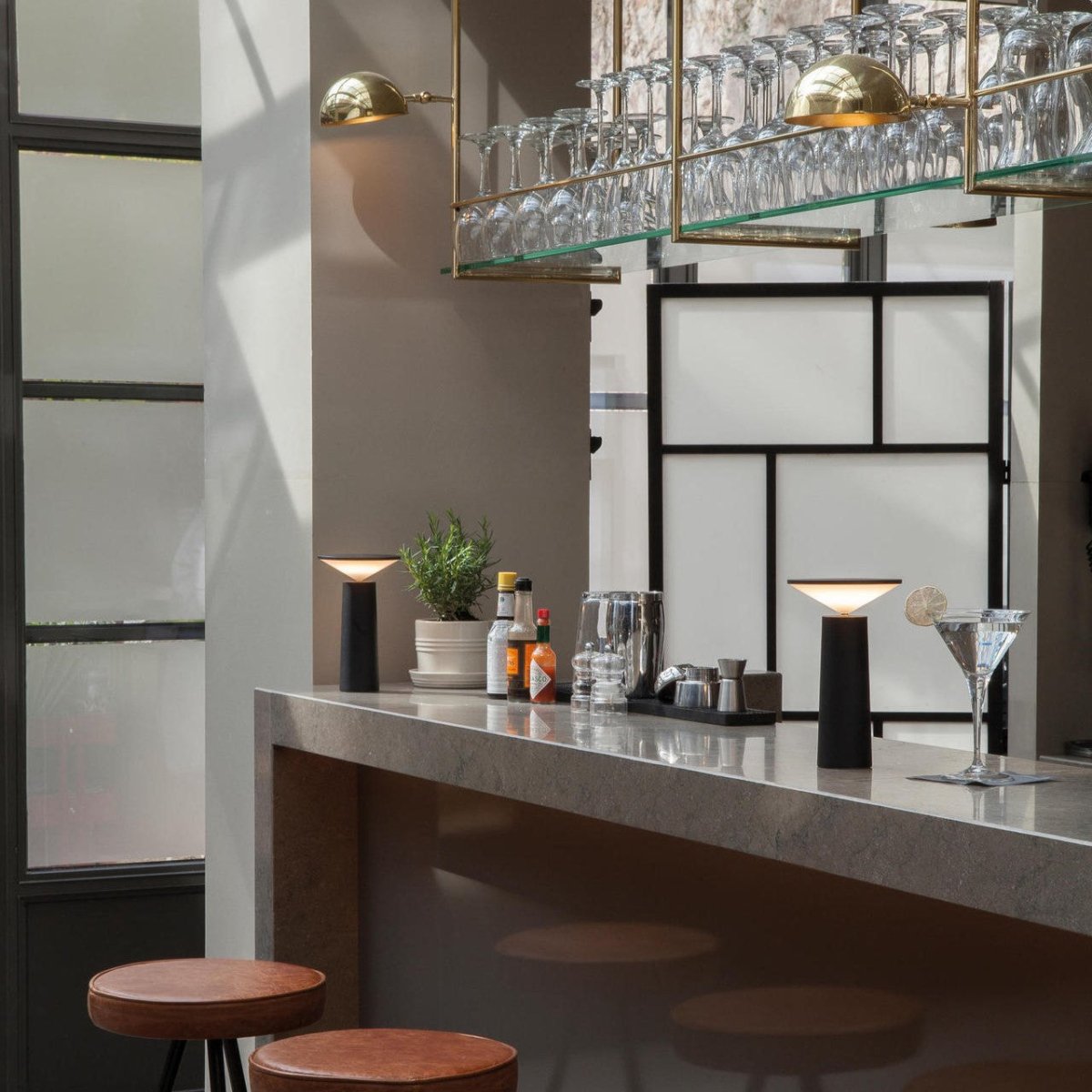 Moderne Tischlampe mit Dimmfunktion – Stilvolles Lichtdesign