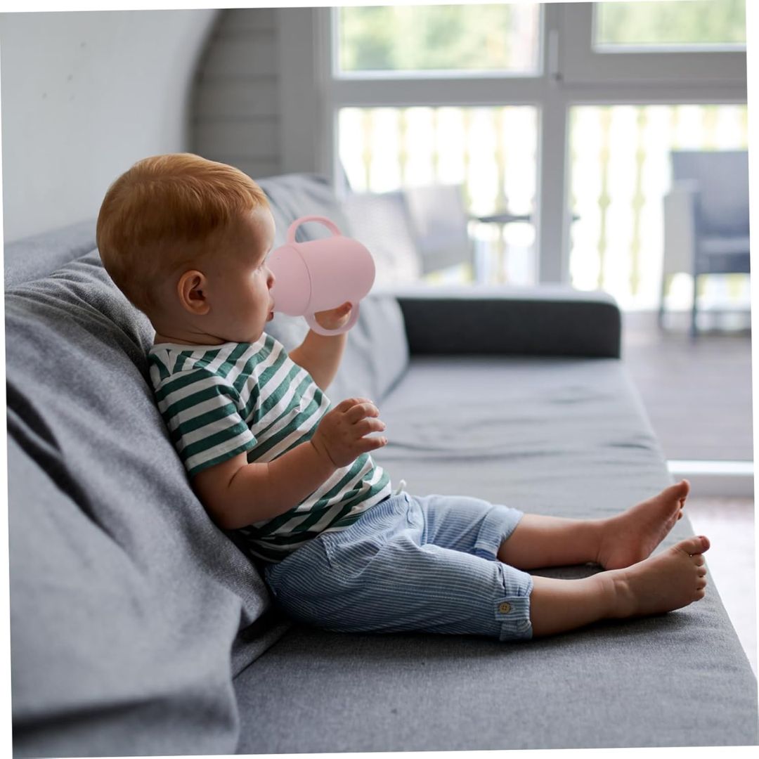 Leak-proof silicone cup with handles and straw for babies