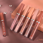 Velvet Lips: Set for long-lasting lipstick