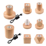 Klassische Tischlampe aus Holz mit warmem LED-Licht