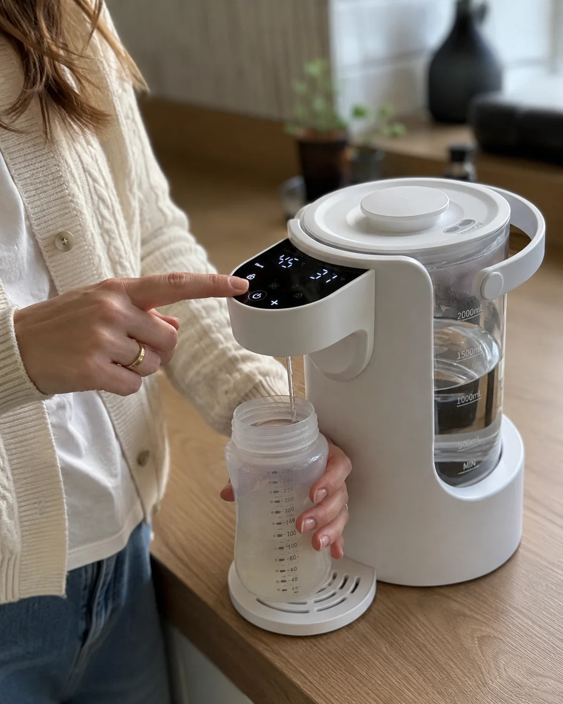 Baby Bottle Water Dispenser Precise Temperature 2.11-Quart Capacity